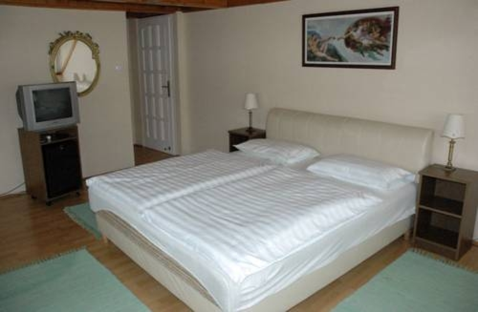 Alabárdos Panzió és Apartmanház