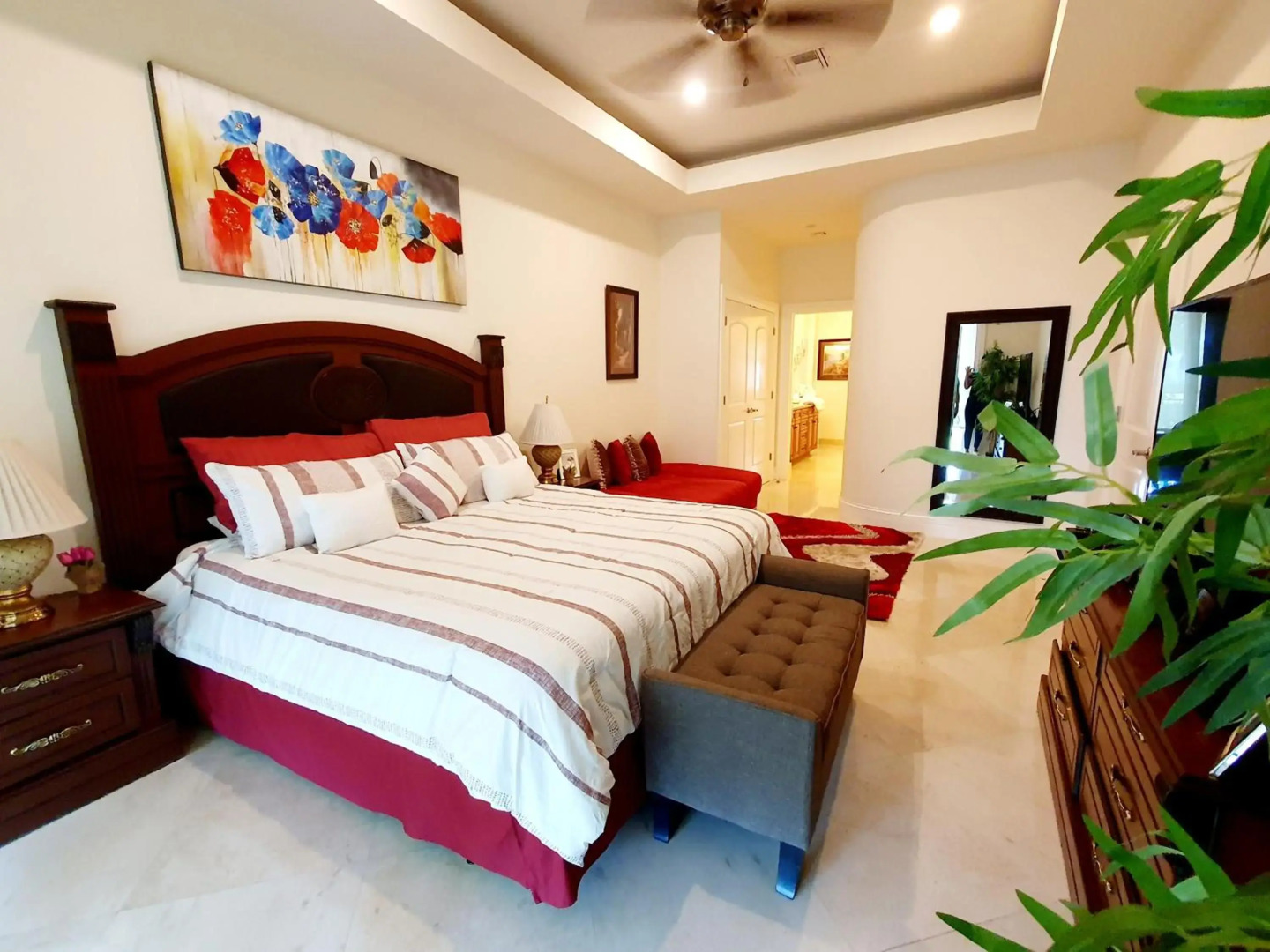 Villa Segovia @ Landmark by the Sea