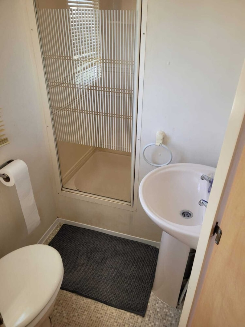 Caravan - Sleeps 4 - Parking - 10mins To Beach