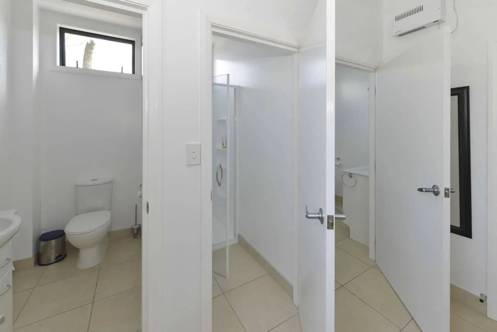 Lakefront Holiday Home