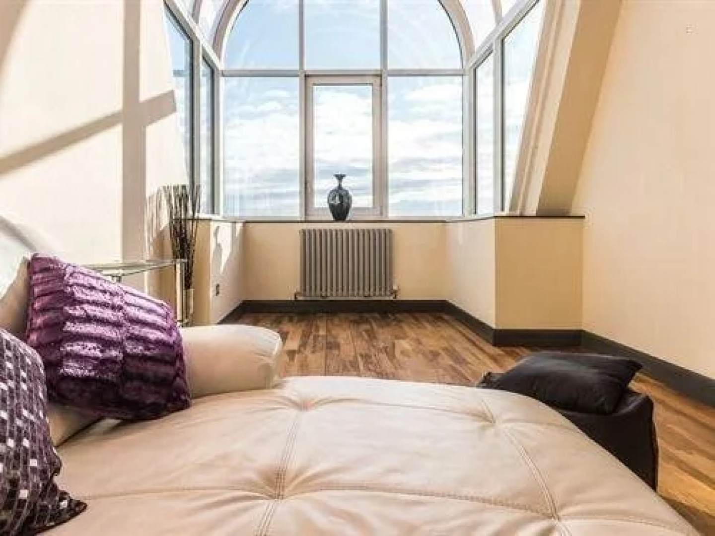 Shelton House Apartment