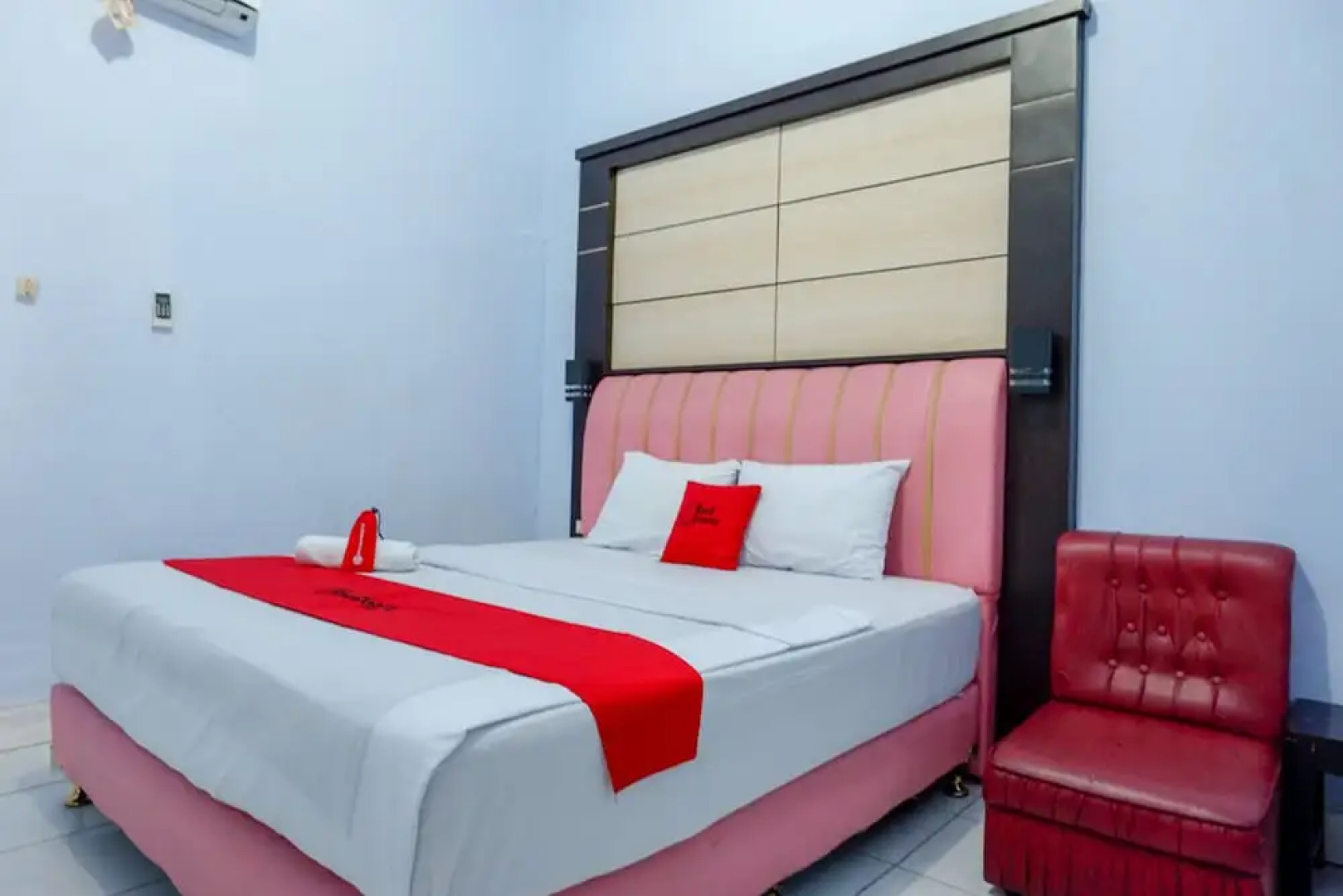 Hotel Indonesia Pekalongan by RedDoorz