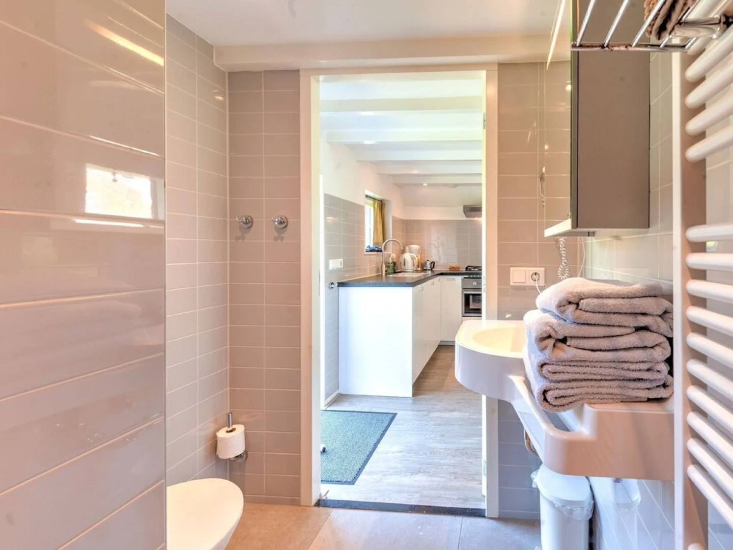 Modern Holiday Home in old Centre of Giethoorn With 2 Hours of Boat use