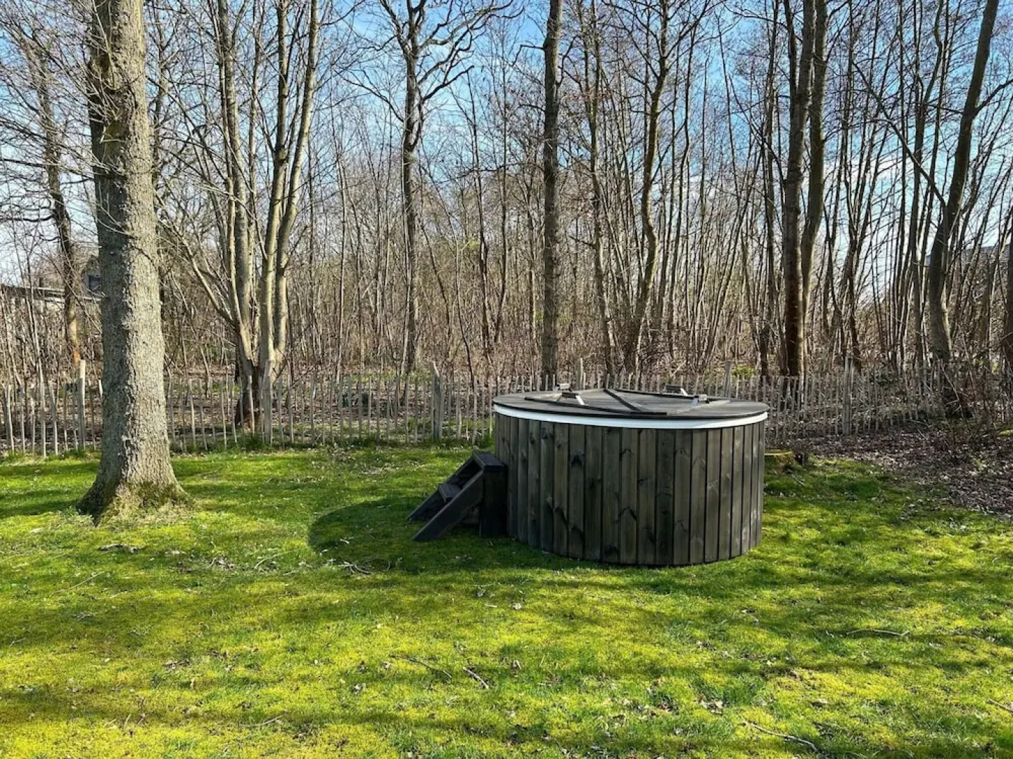Cozy Holiday Home With hot tub on Texel