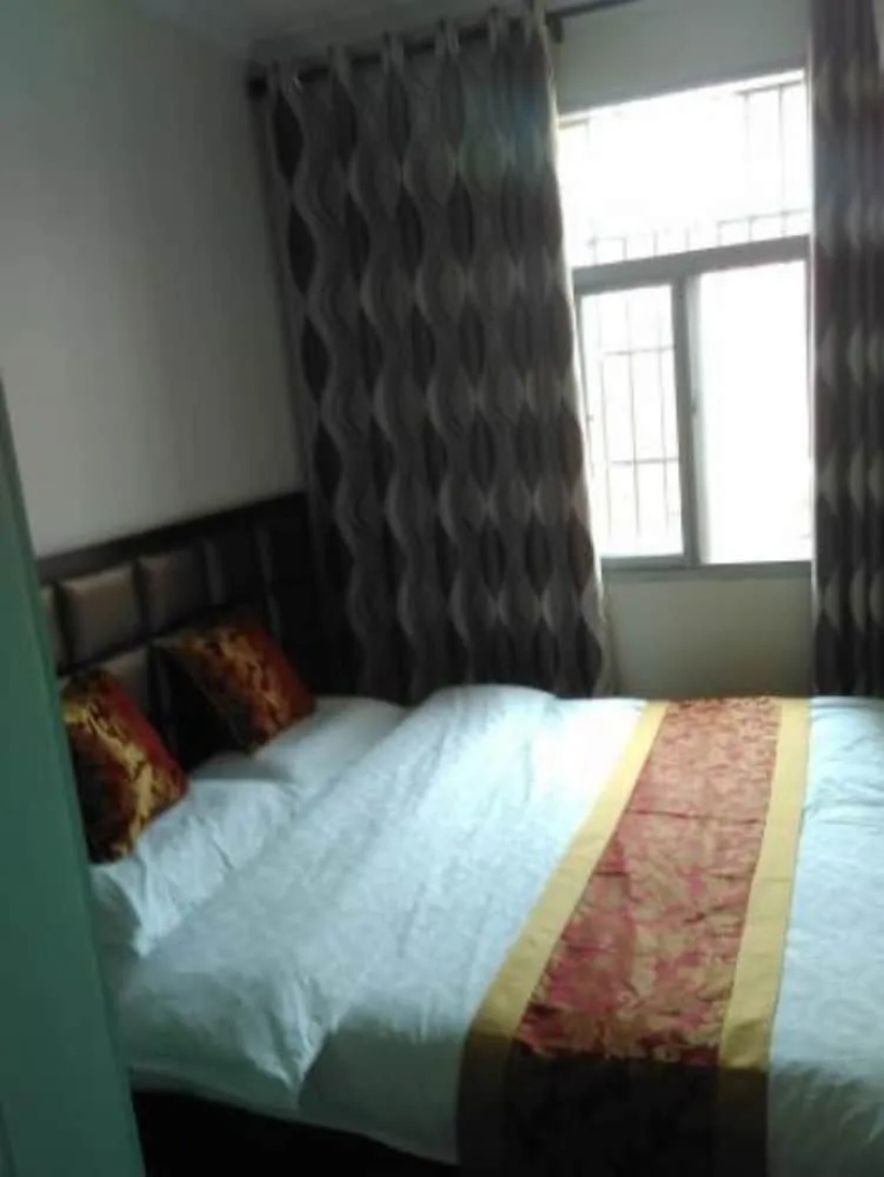 Xianyang Run 8 Business Hotel