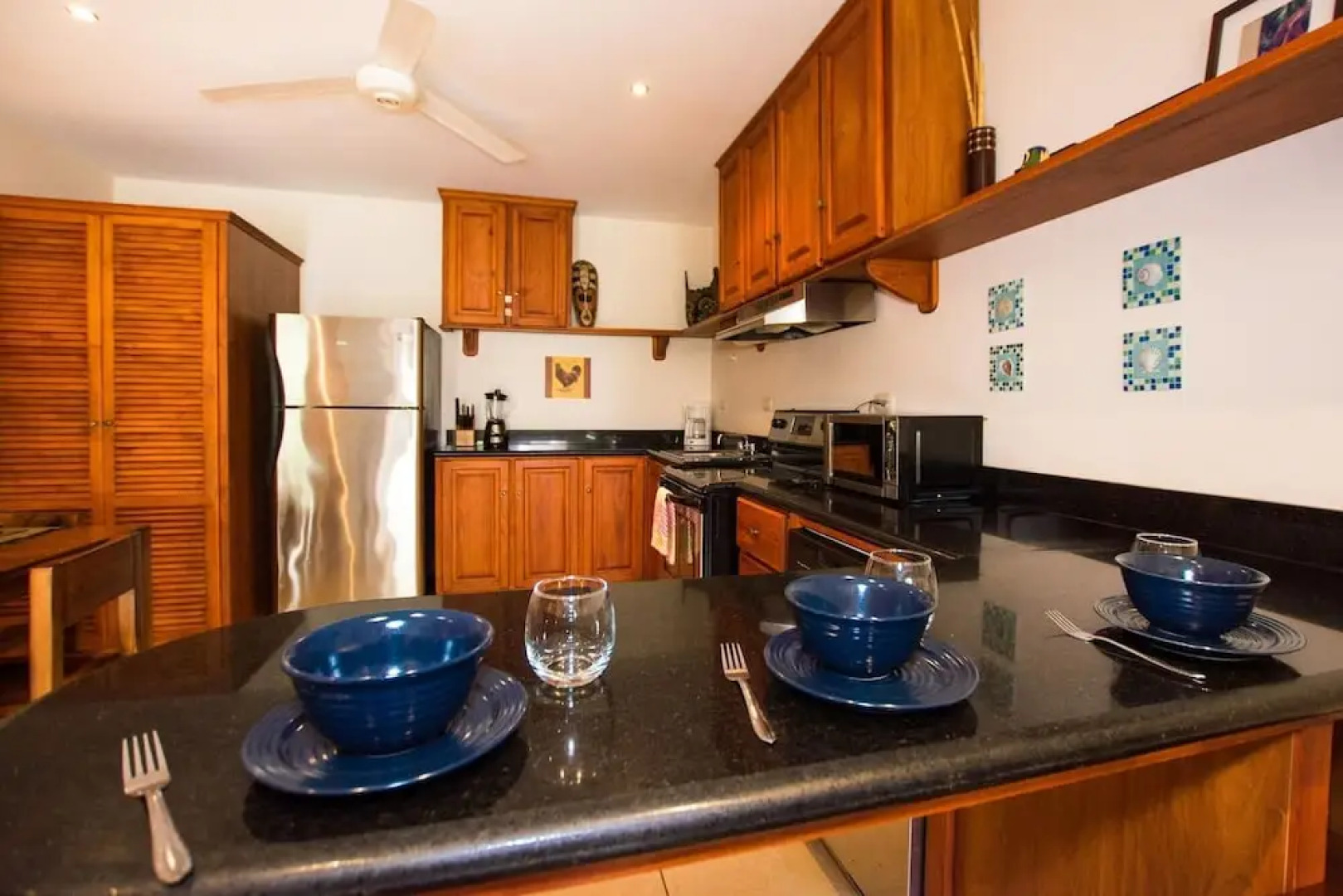 Charming unit that sleeps 4 - with pool - walking distance from Brasilito Beach