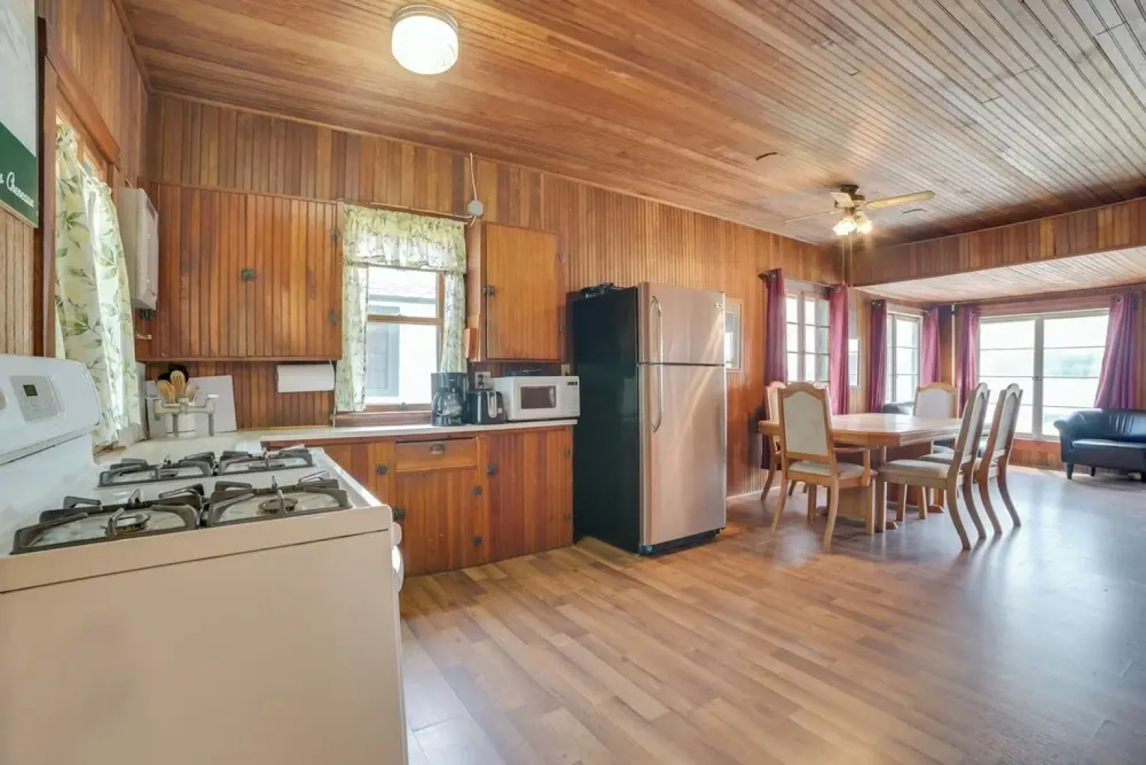 Fish, Boat & Relax: Lakefront Cedarville Cabin