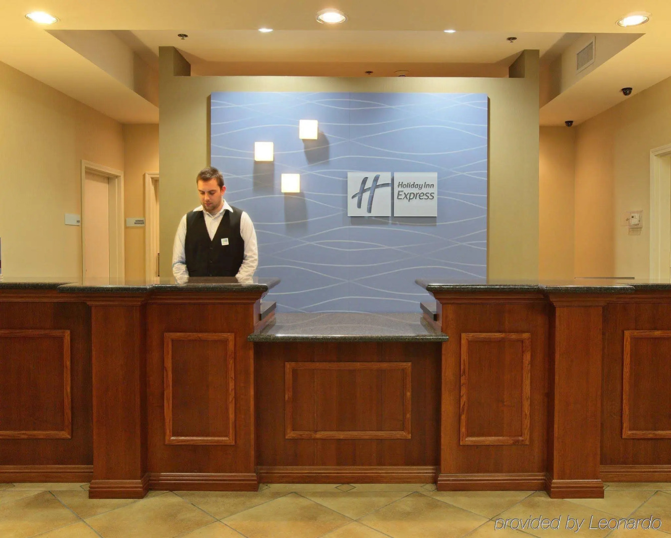 Holiday Inn Express Inn & Suites Searcy by IHG