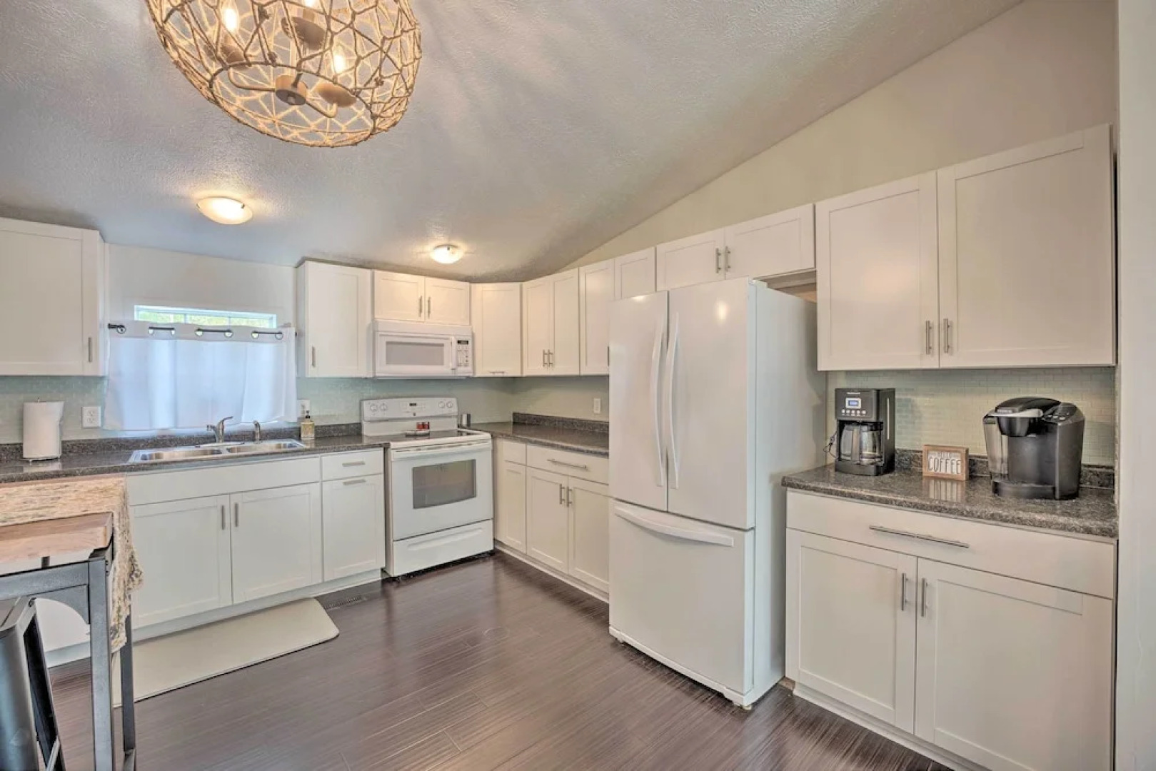 Breezy Coloma Getaway w/ Grill - 1 Mi to Beaches!