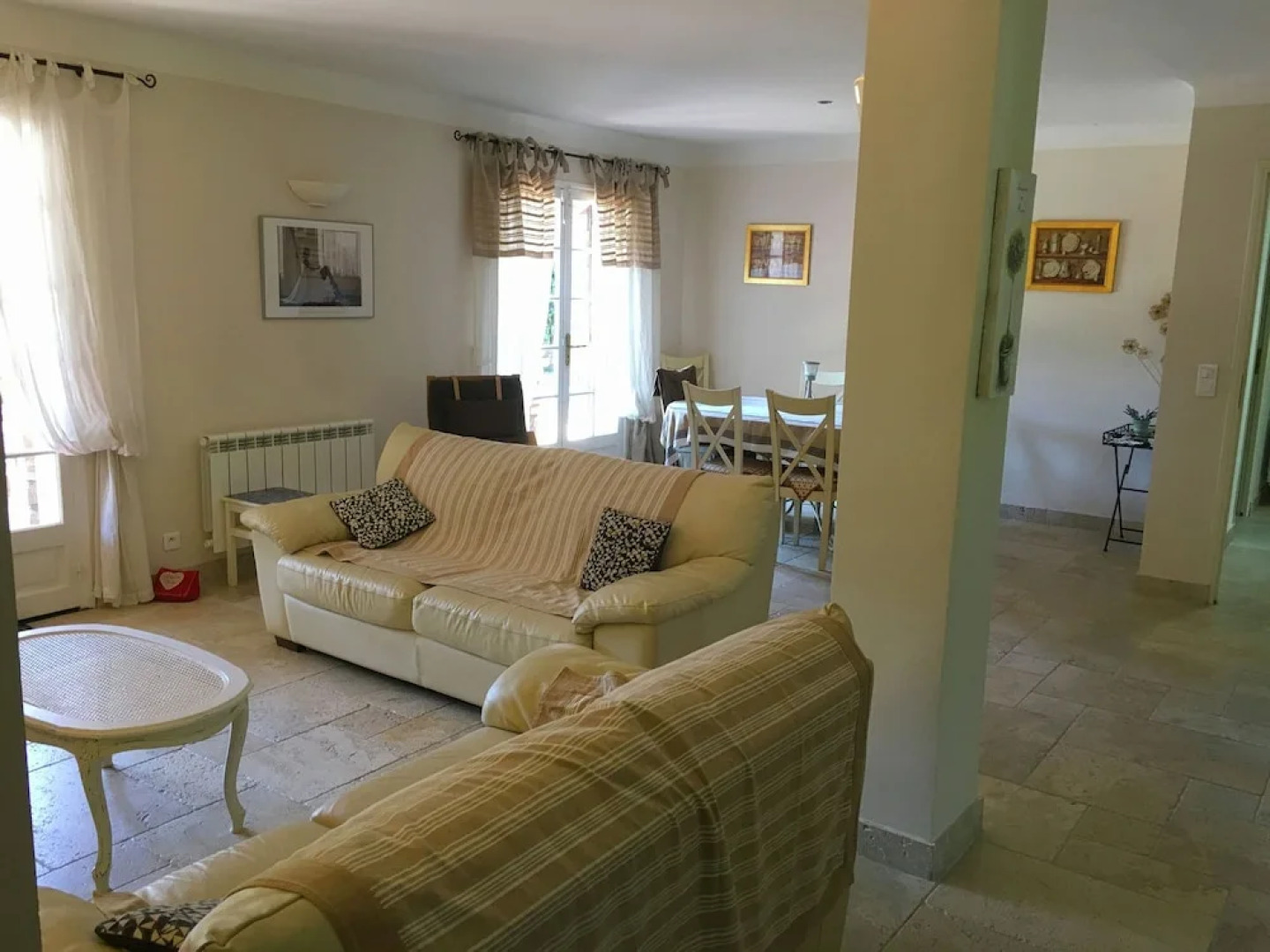 Quaint Holiday Home with Private Pool in Lorgues France