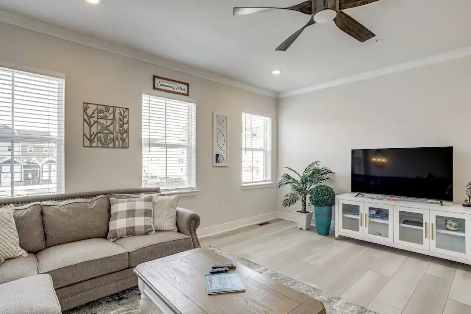 4 Mi to Ocean City Beach: Large Family Townhome