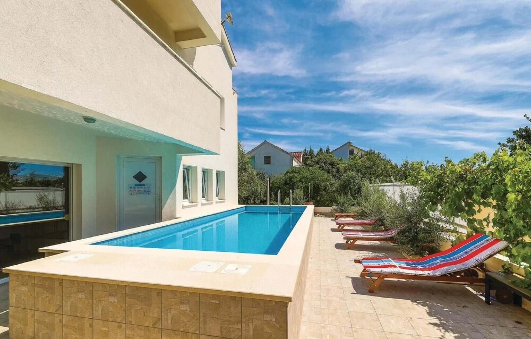 Beautiful Apartment in Kastel Stari With 3 Bedrooms, Outdoor Swimming Pool and Sauna