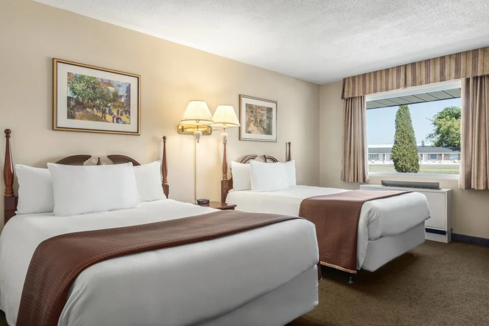 Travelodge Kingston LaSalle Hotel