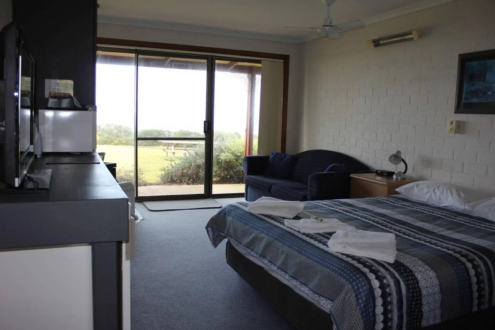 Skenes Creek Lodge Motel and Restaurant