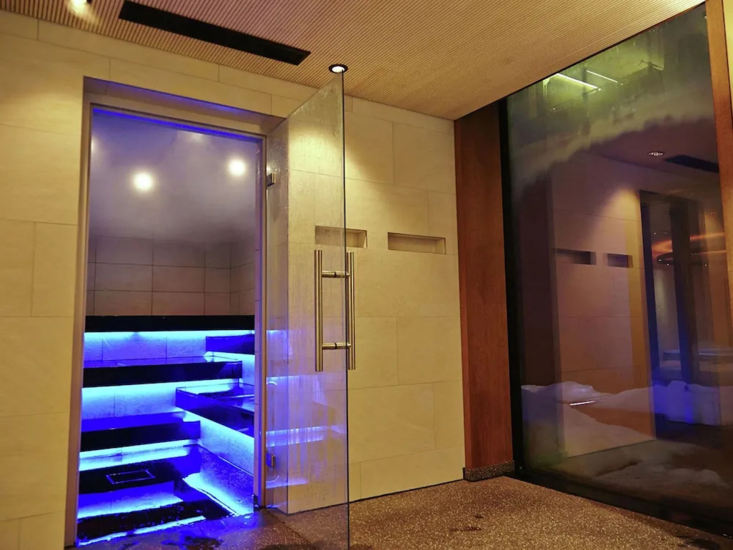 Lovely Apartment With Infrared Sauna, Balcony, Garage