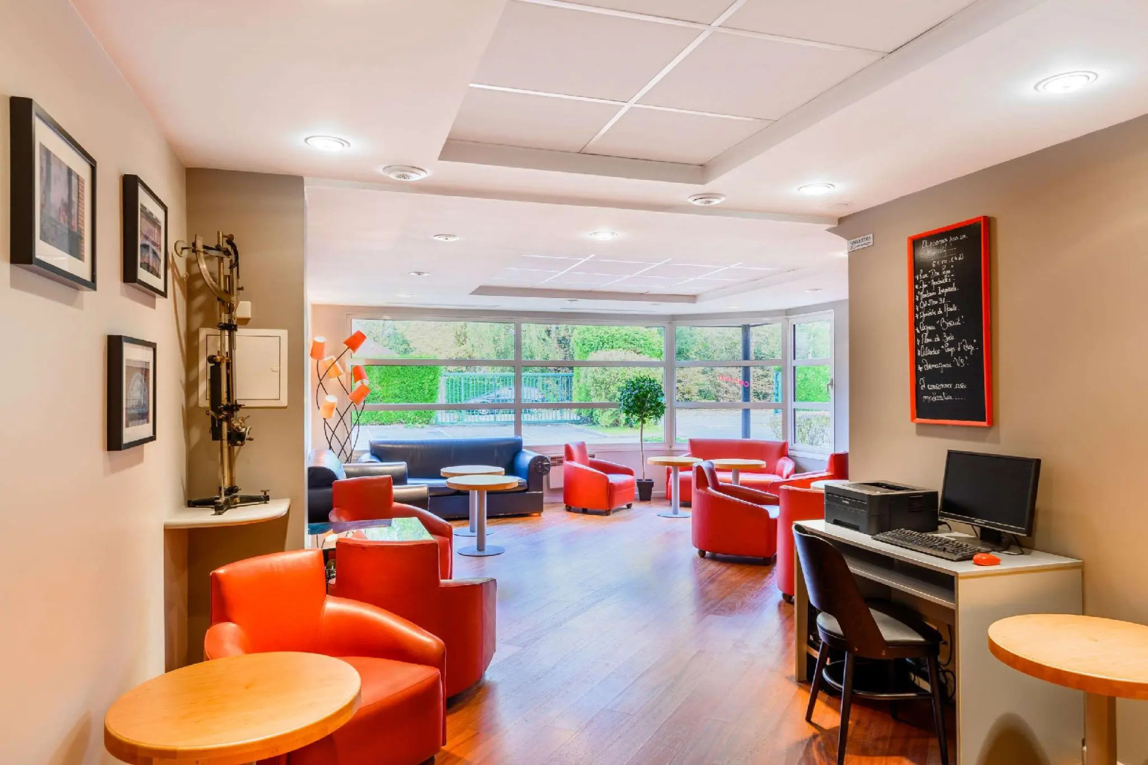 Kyriad Lille - Mons En Baroeul