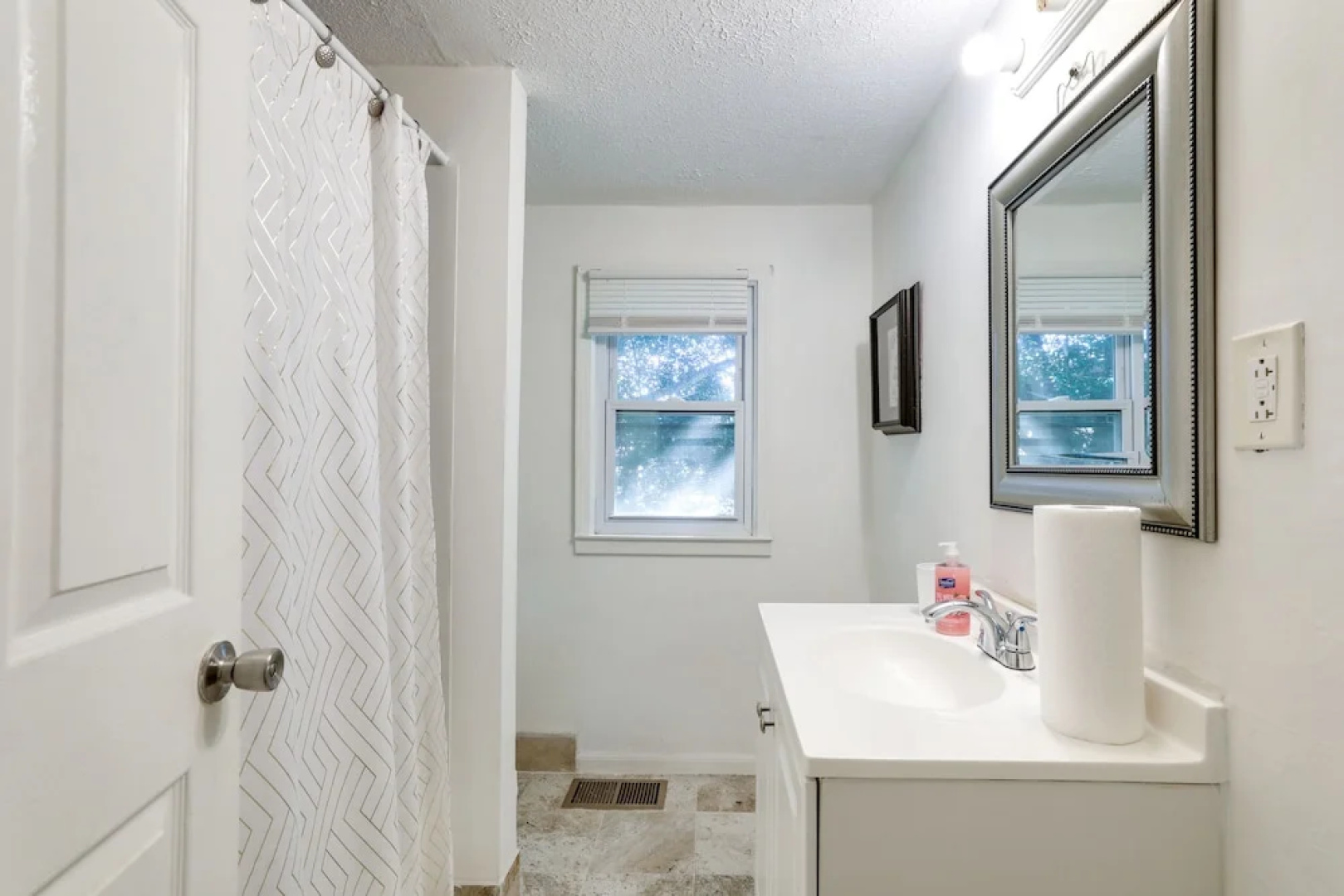 Historic Lawrenceville Home: 32 Mi to Atlanta!