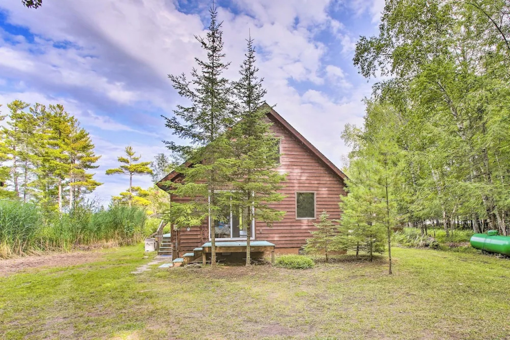 Secluded Bass Lake Cabin, 9 Mi. to Traverse City!