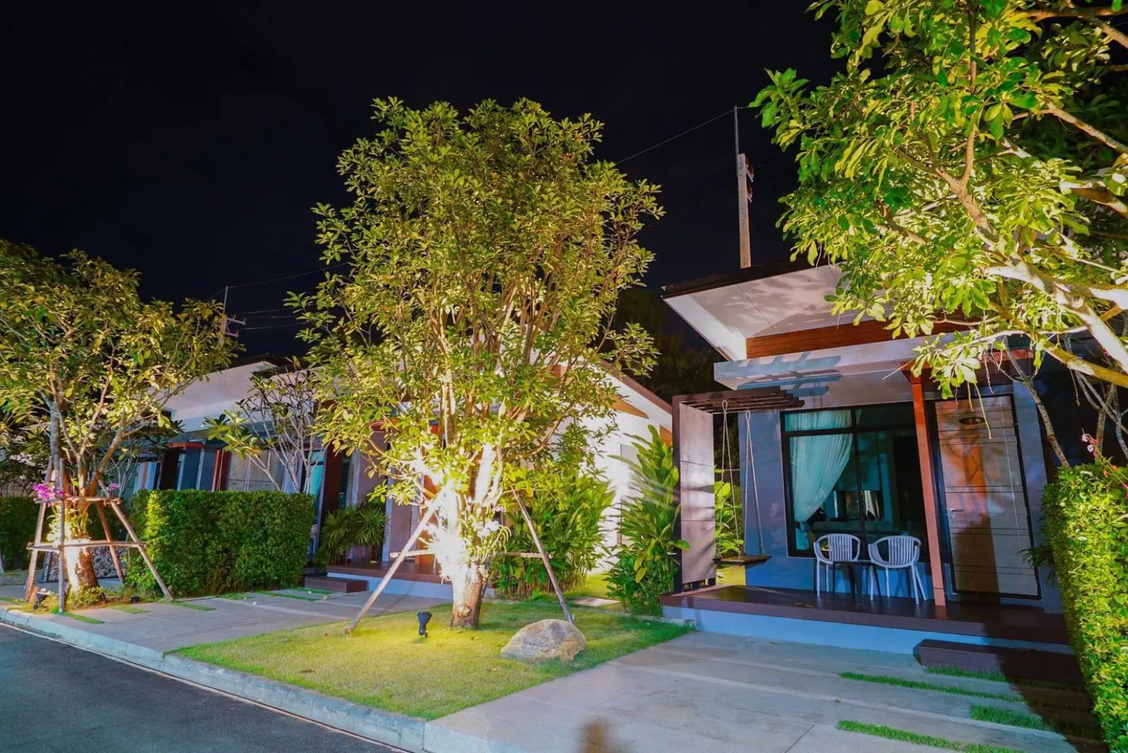 Chatnipa Beach Resort by Morseng