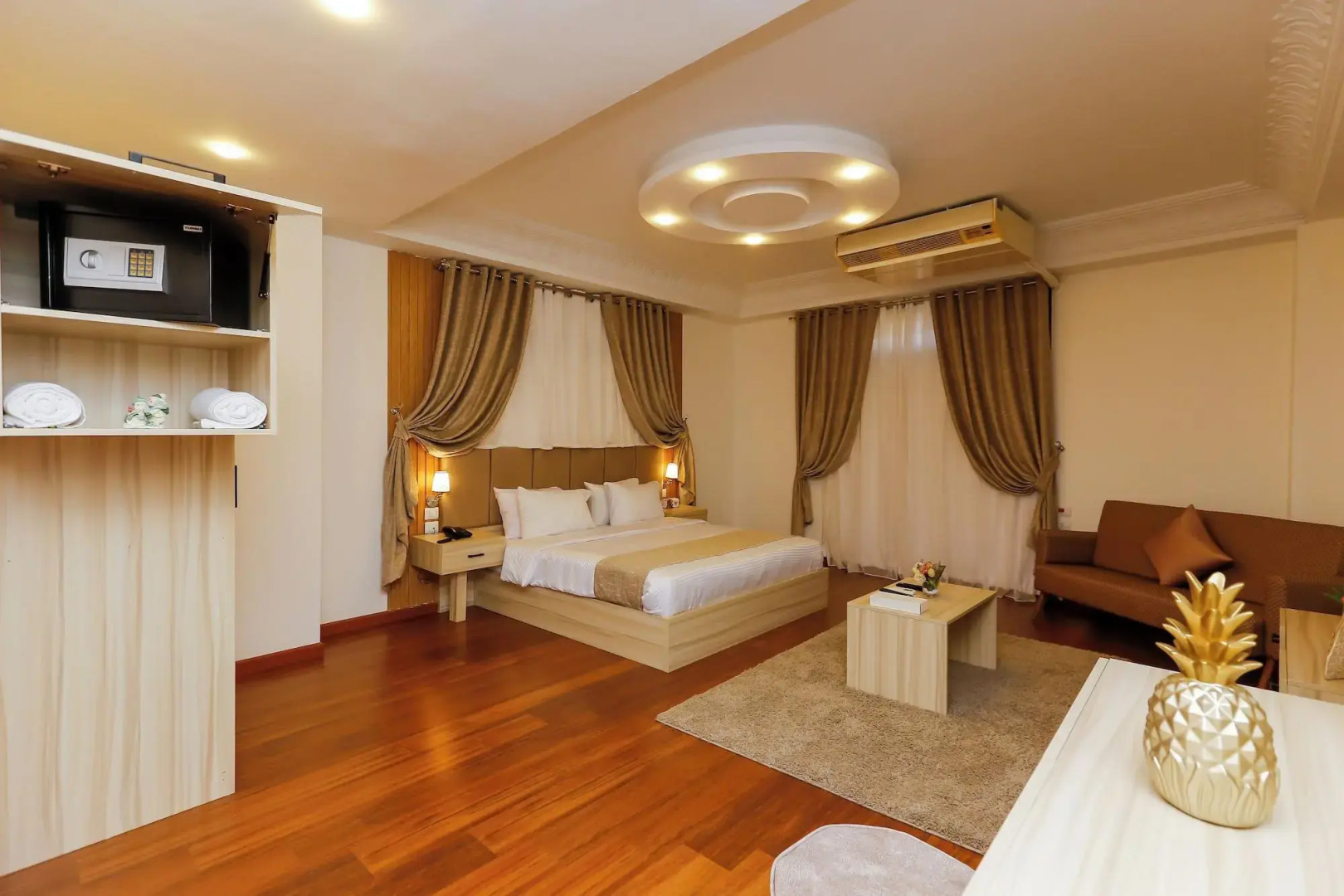 Pyramid Edge Hotel & Exclusive Pyramids View Rooftop