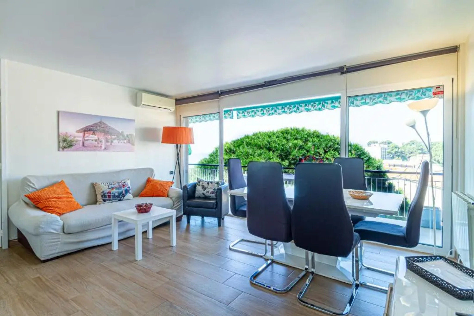 Sea And Pool Apartment 2