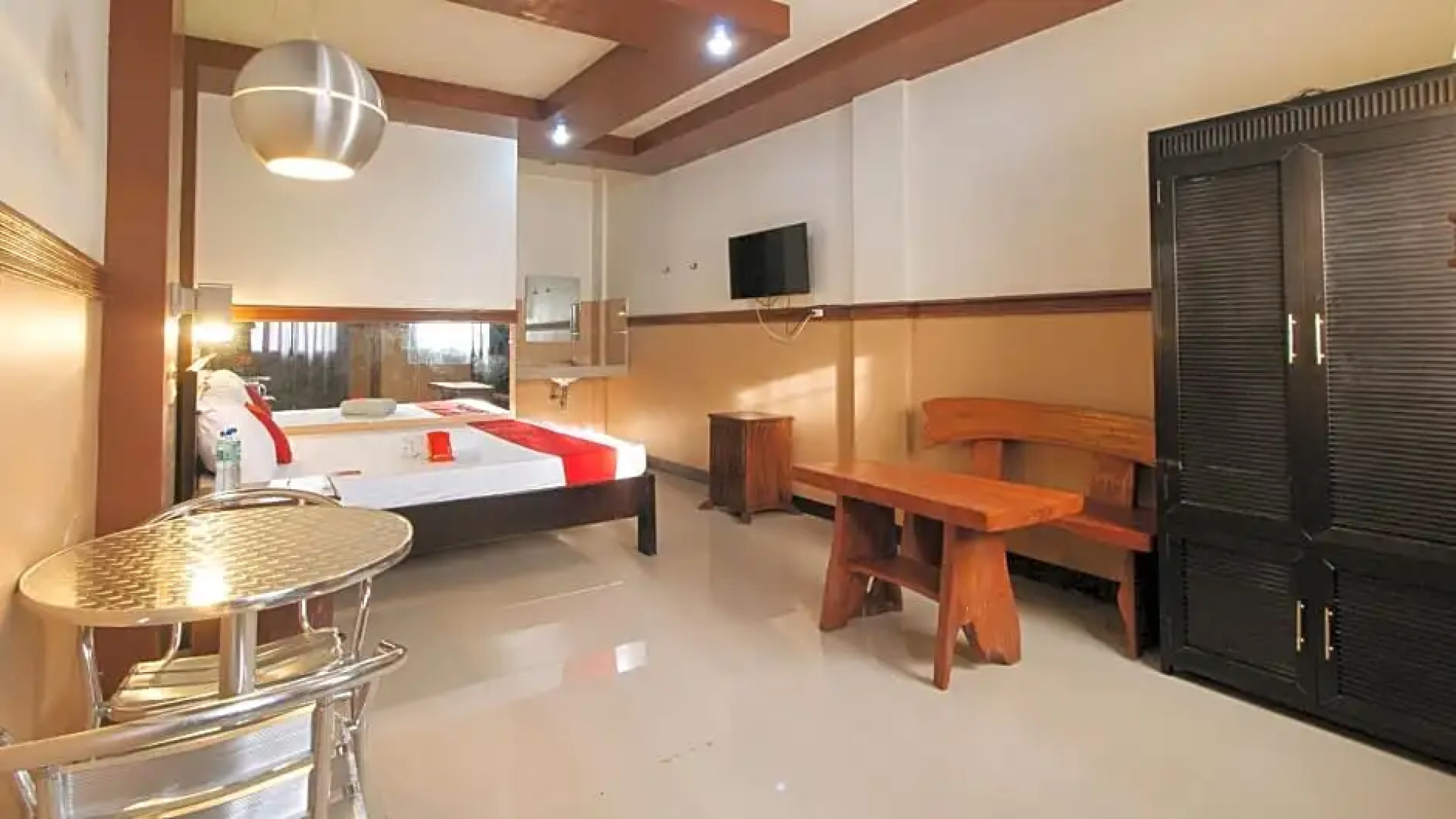 RedDoorz Plus near Municipality of Luisiana Laguna