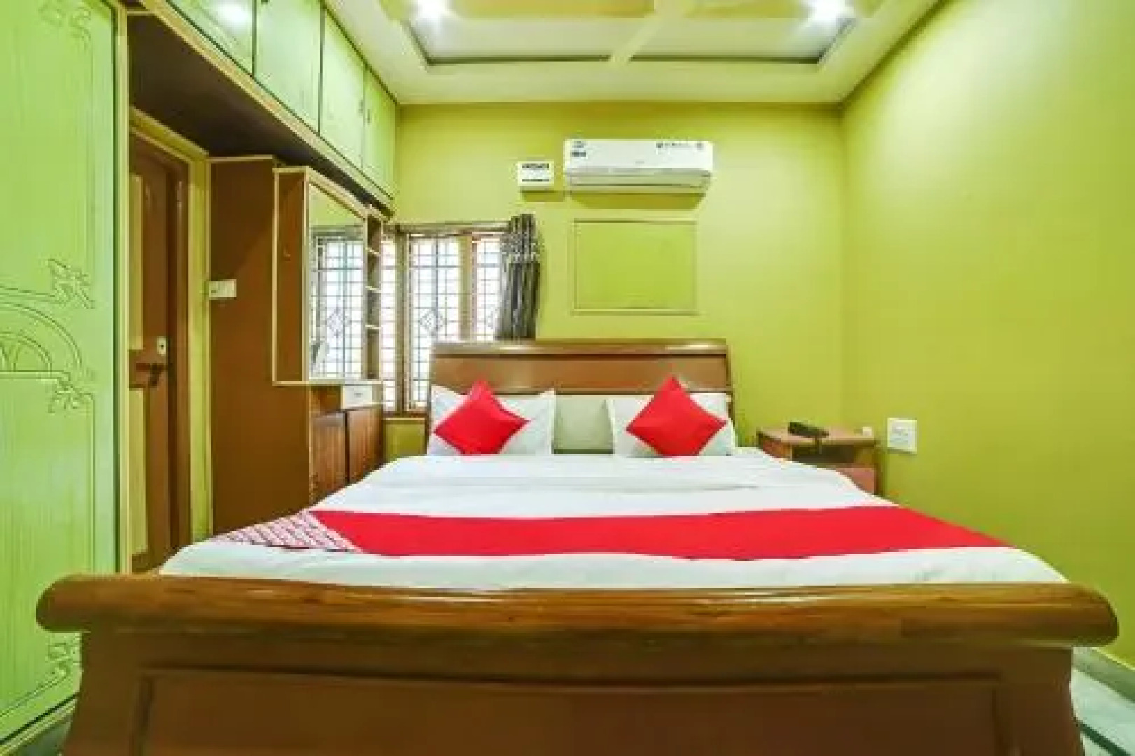 OYO 65103 Hashmi Residency