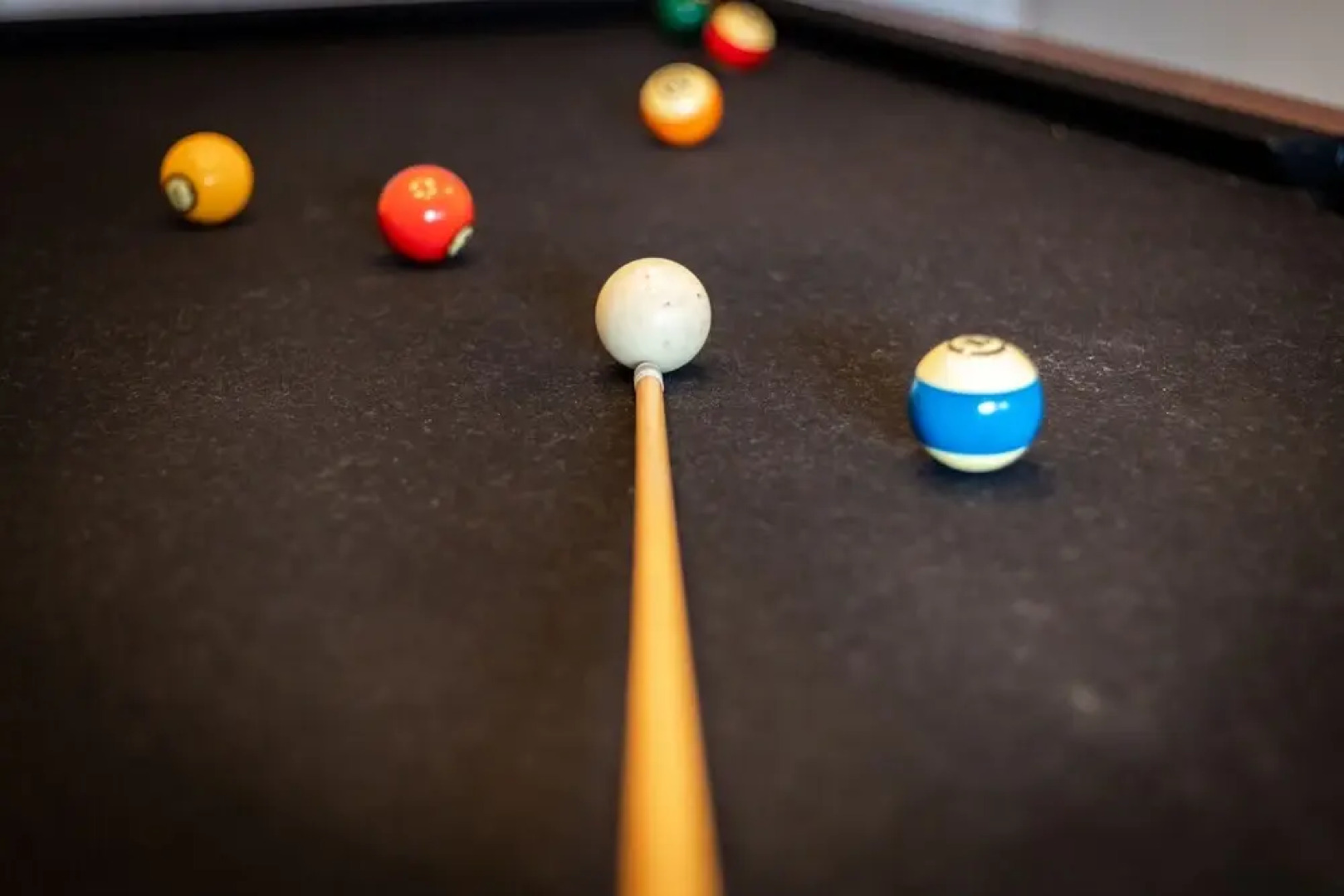 Hall Court Manor - Hot Tub, Pet Friendly, Pool Table!