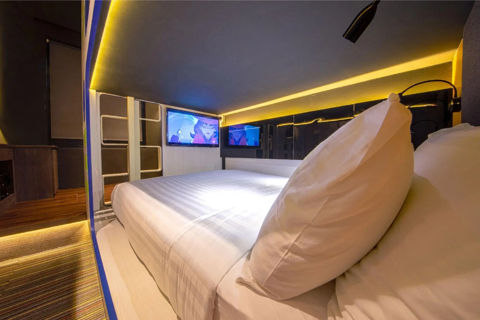 CUBE Boutique Capsule Hotel @ Chinatown
