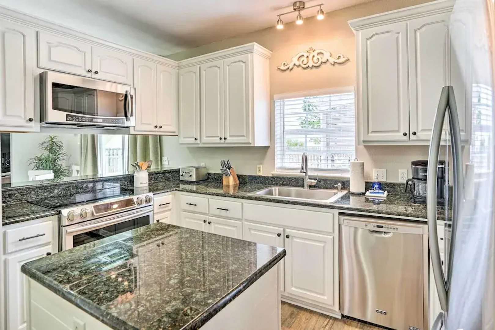 Amazing PCB Villa: Private Pool & Lounge Space