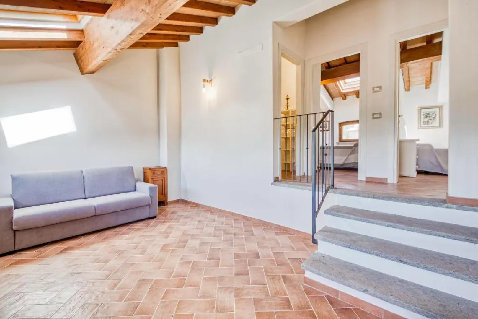 Bright Apt With Terrace and Shared Pool