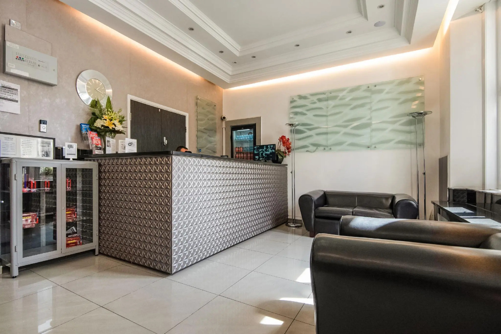 Huttons Hotel, Victoria London