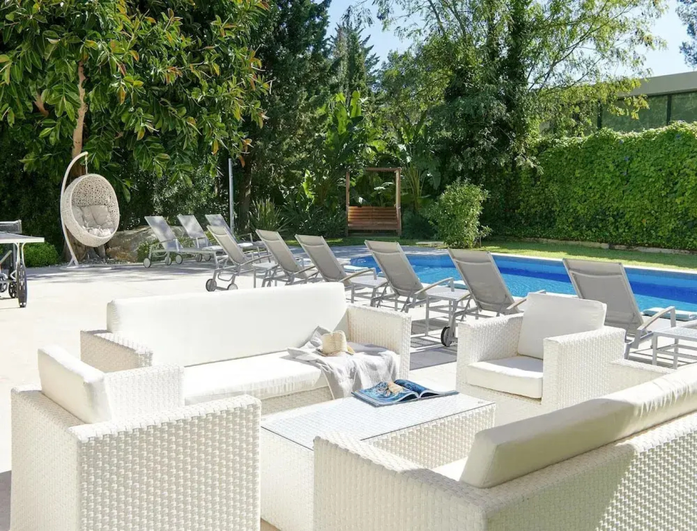 Villa on the Foot of La Font Hills