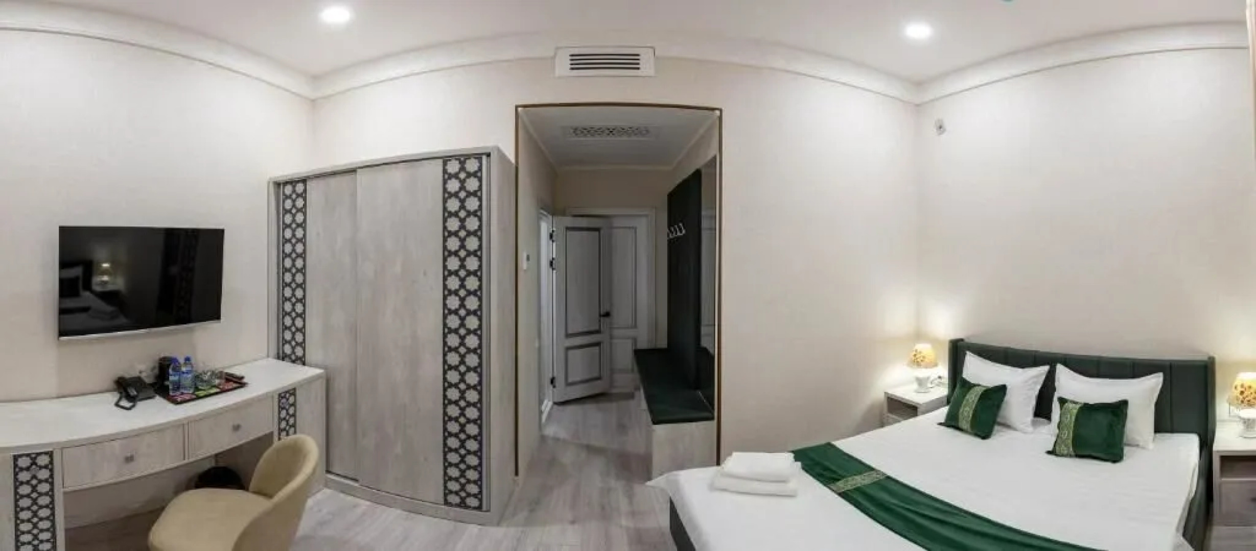 Отель Asian Plaza