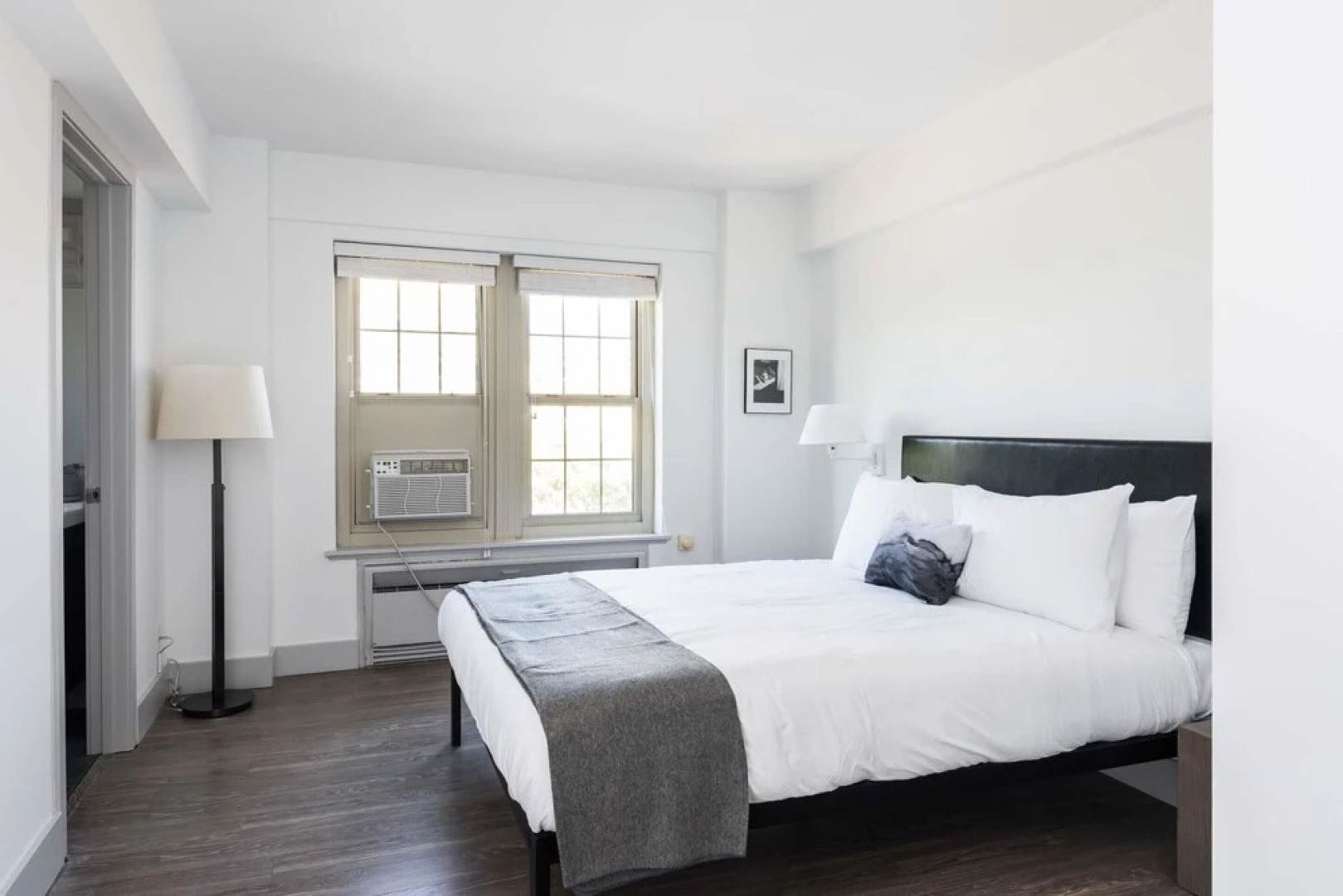 MONTCLAIR - Modern CWE Apts near BJC by Zencity