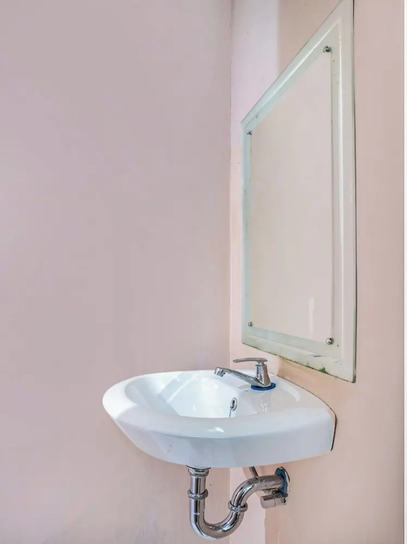 SPOT ON 2974 Penginapan Roma 88