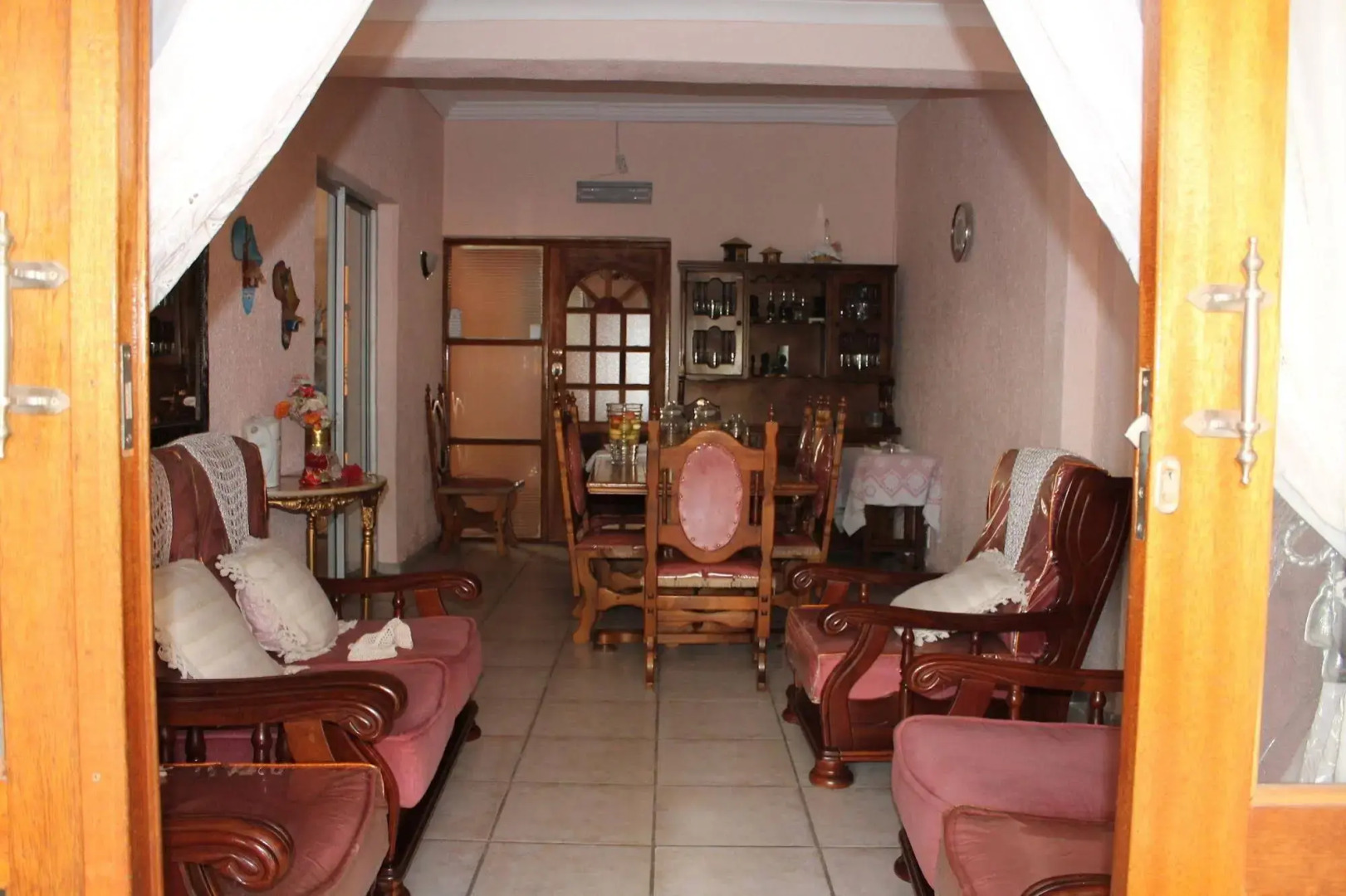 Mohlongwafatshe Guest House