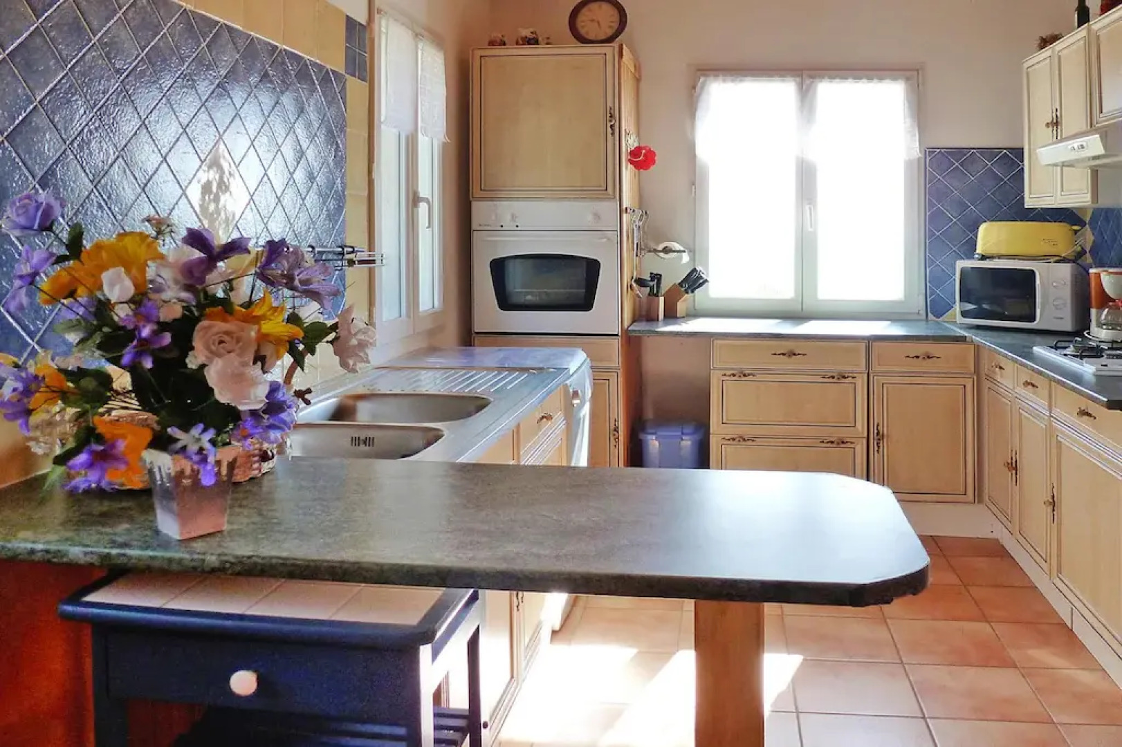 Provencal holiday home with private garden, Bédoin