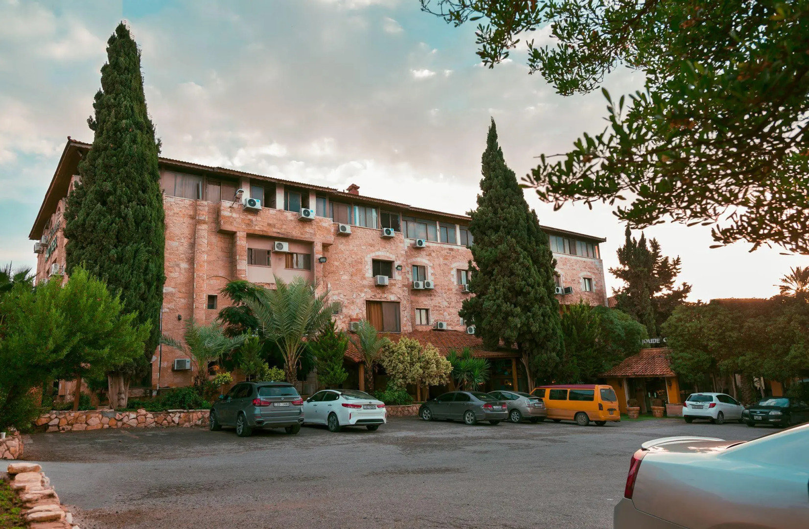 Al Joude Hotel