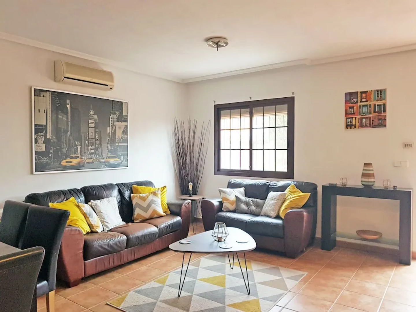 Three Double Bedroom Townhouse in Lovely Village