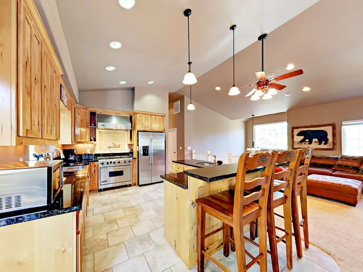 913 Lake Tahoe Blvd Home 4 Bedrooms 3.5 Bathrooms Home