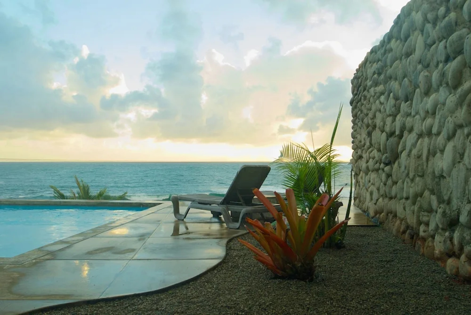 Pagua Bay House Oceanfront Cabanas