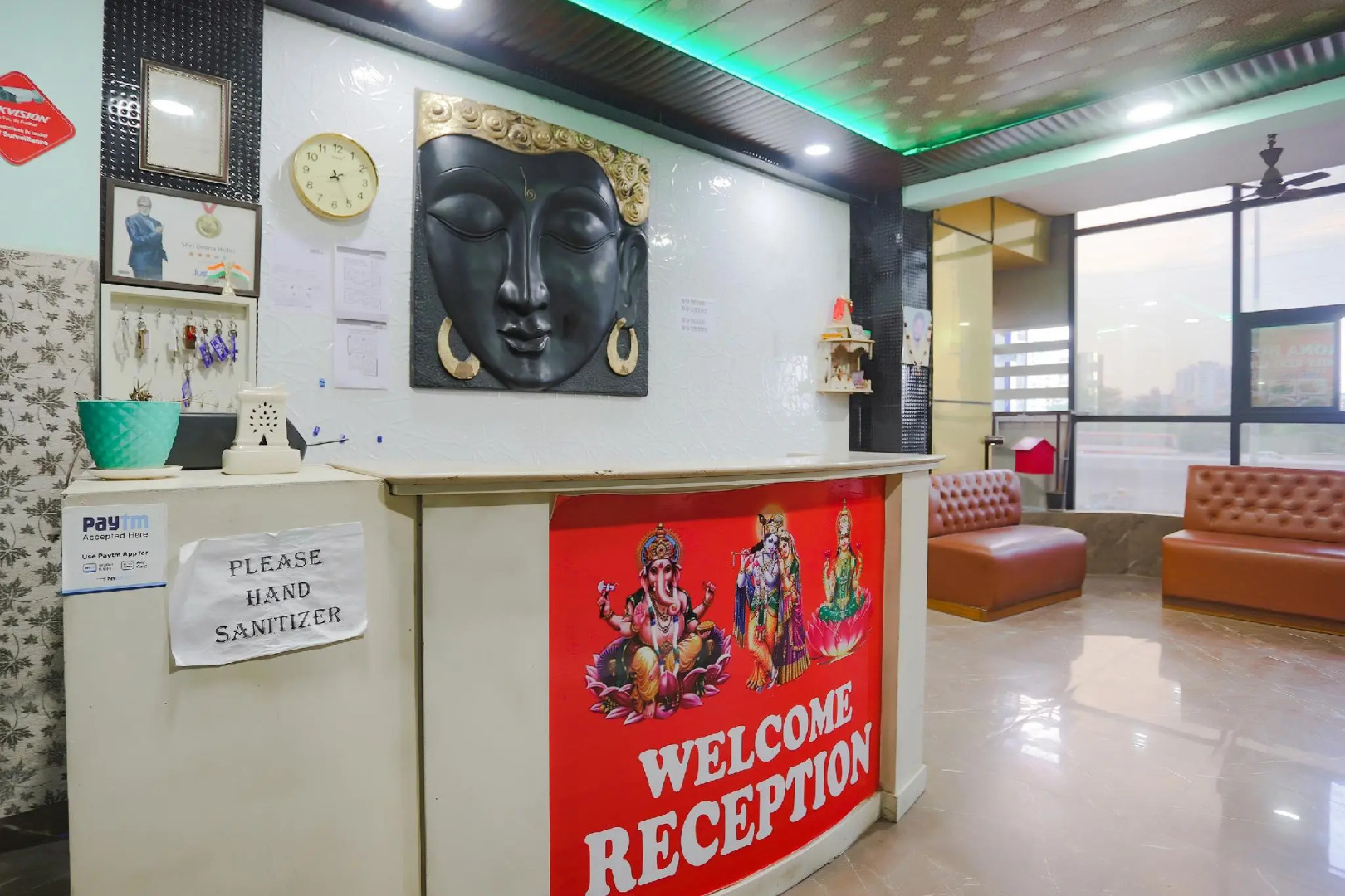 SPOT ON 72636 Royal Tourist Home