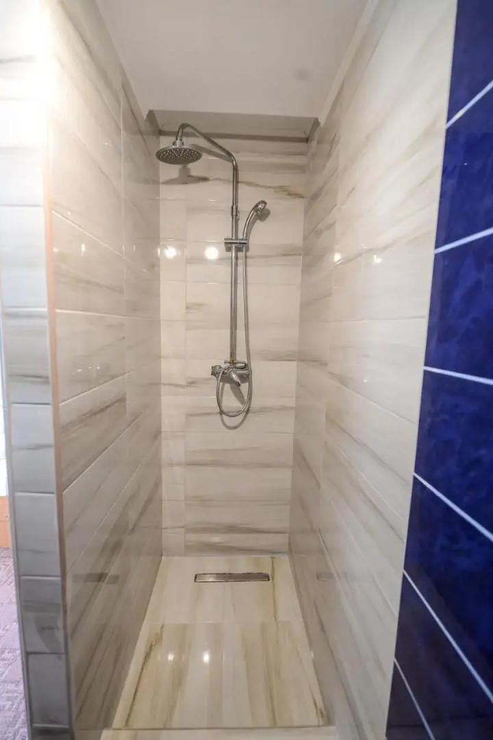 Hostel Roata Cu Noroc