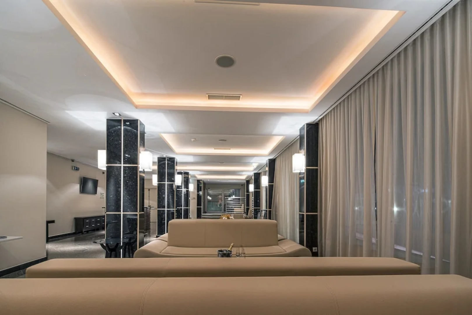 iu Hotel Huambo
