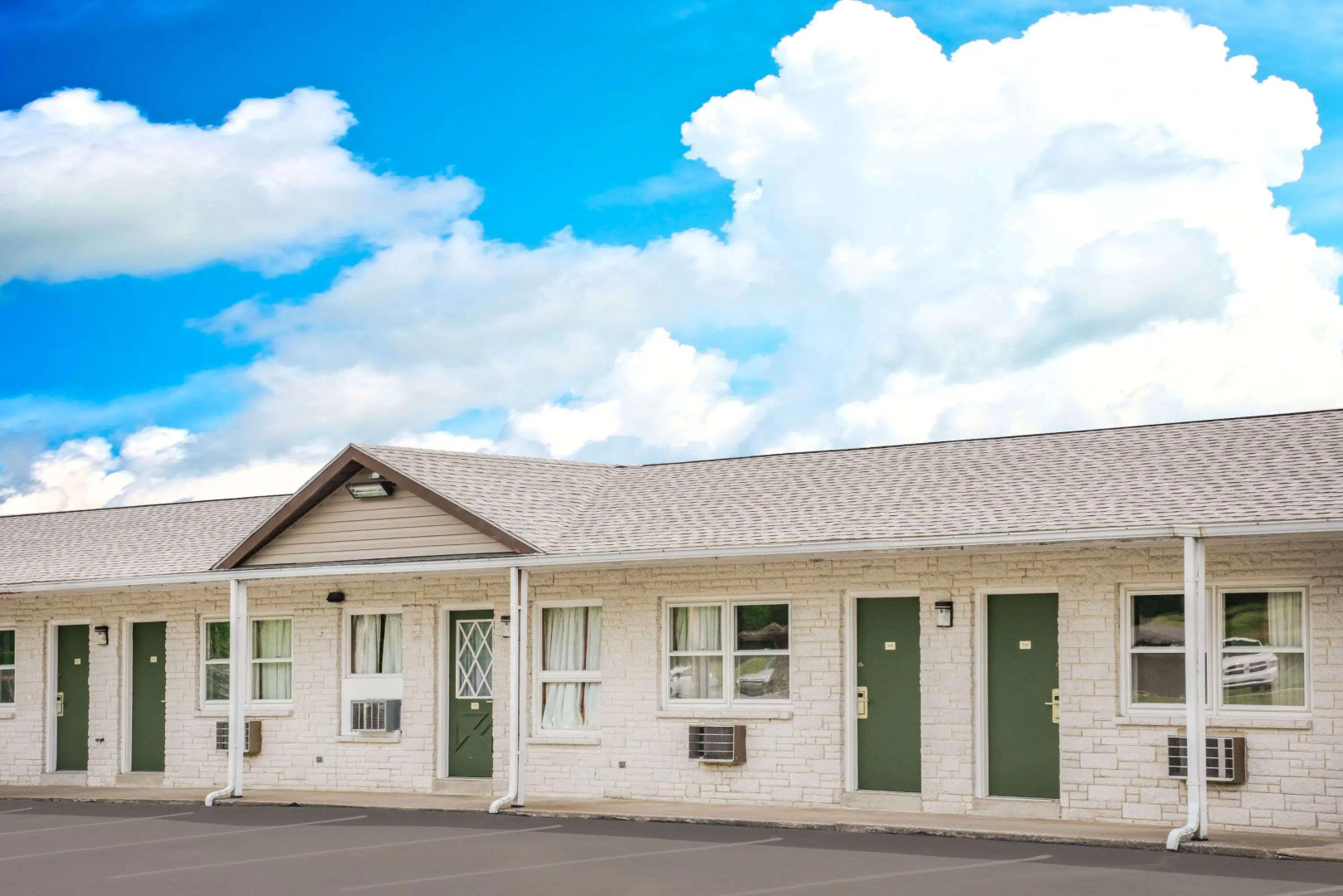 Knights Inn Pine Grove