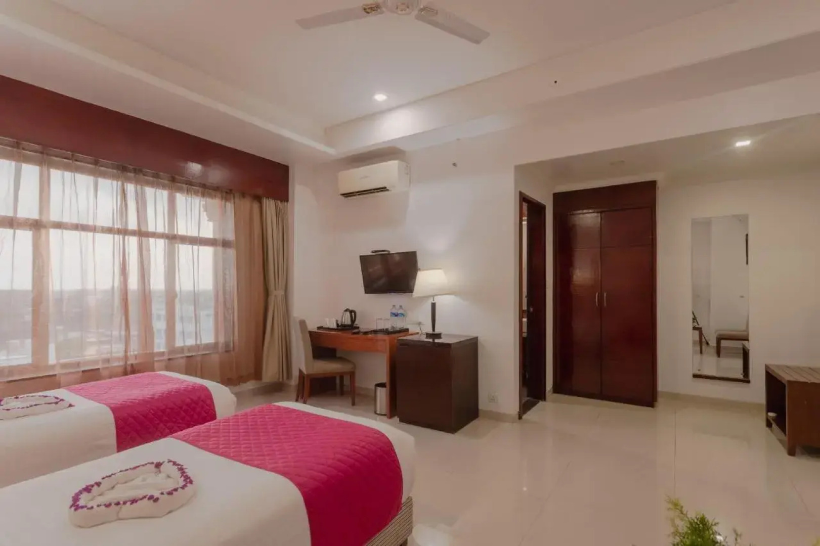 Diamond Palace Lords Plaza