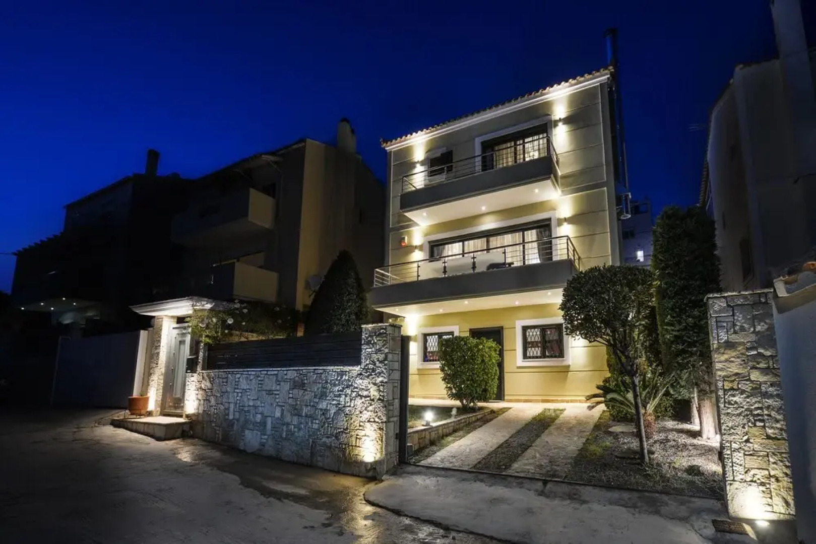 Elegant Villa by B&E