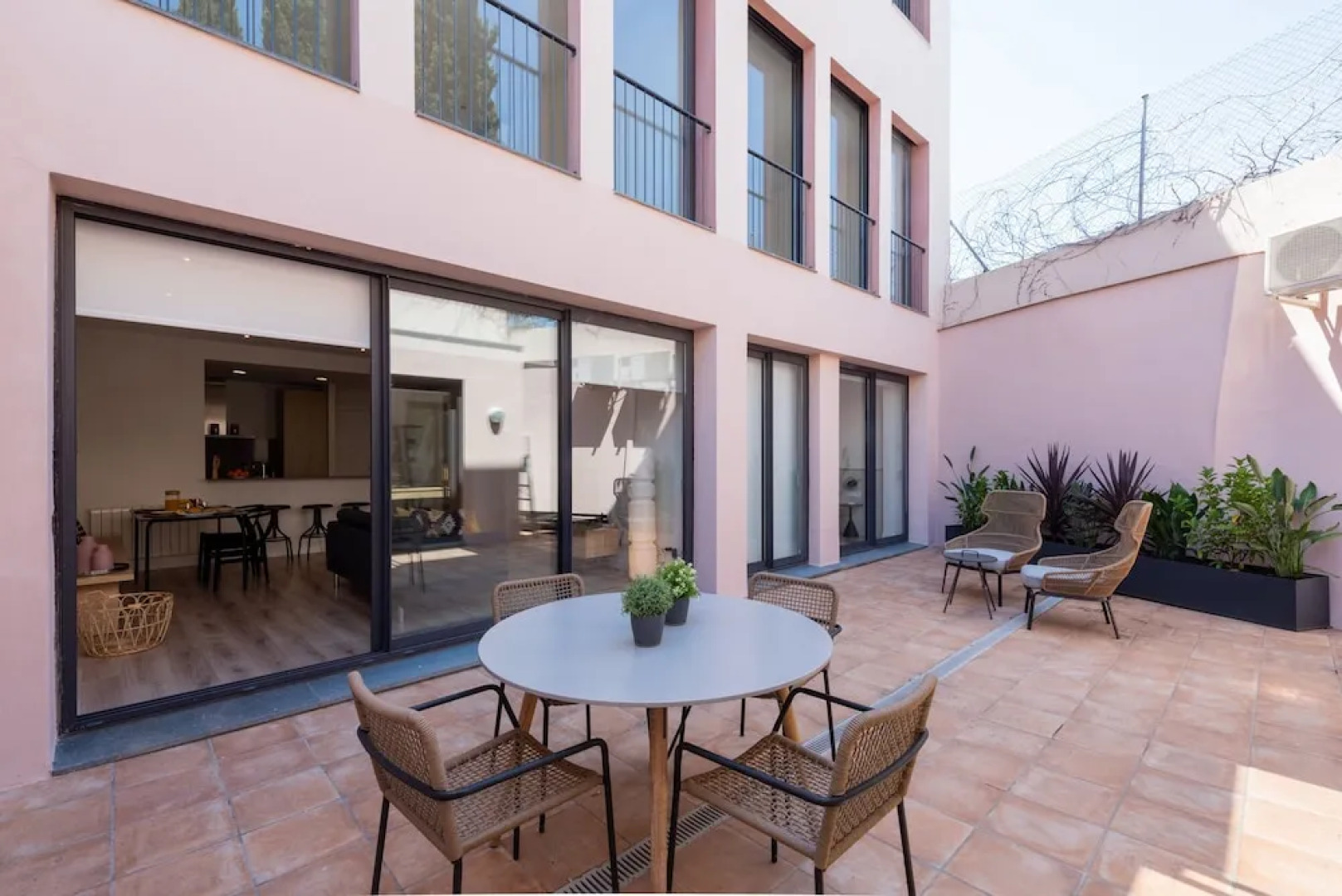 Petit Luxe Tobella Esquerra