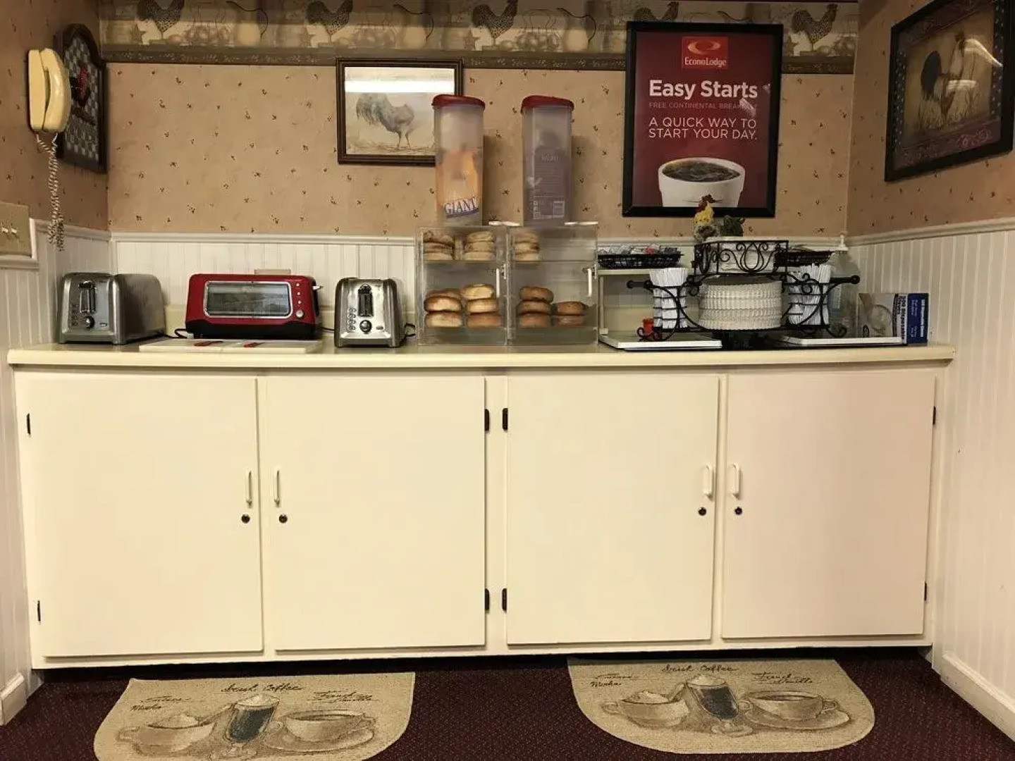 Econo Lodge Watertown